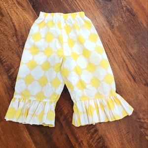 Yellow & White Girls capris pants Size 4T